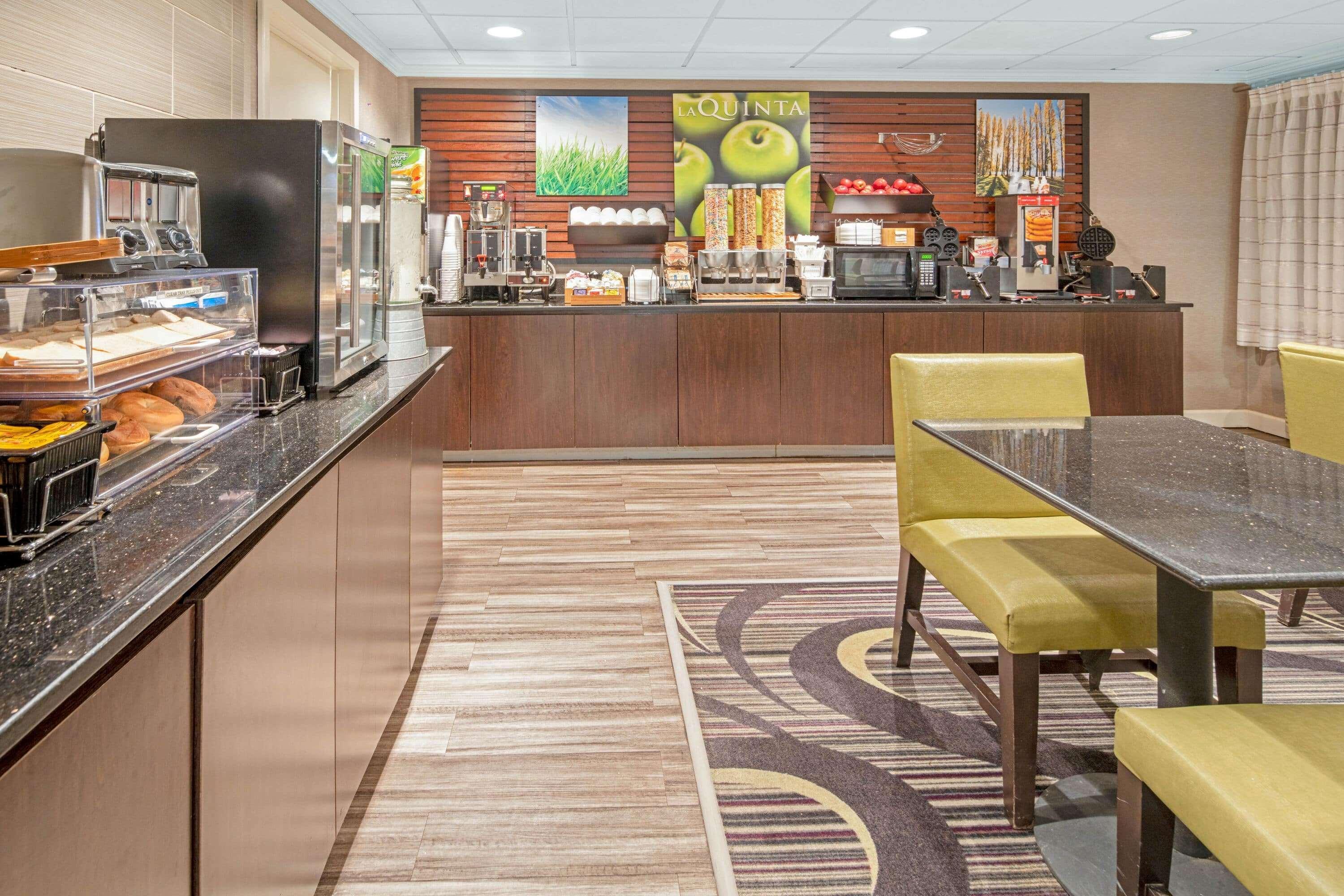 La Quinta By Wyndham Siegen Lane Hotel Prairieville